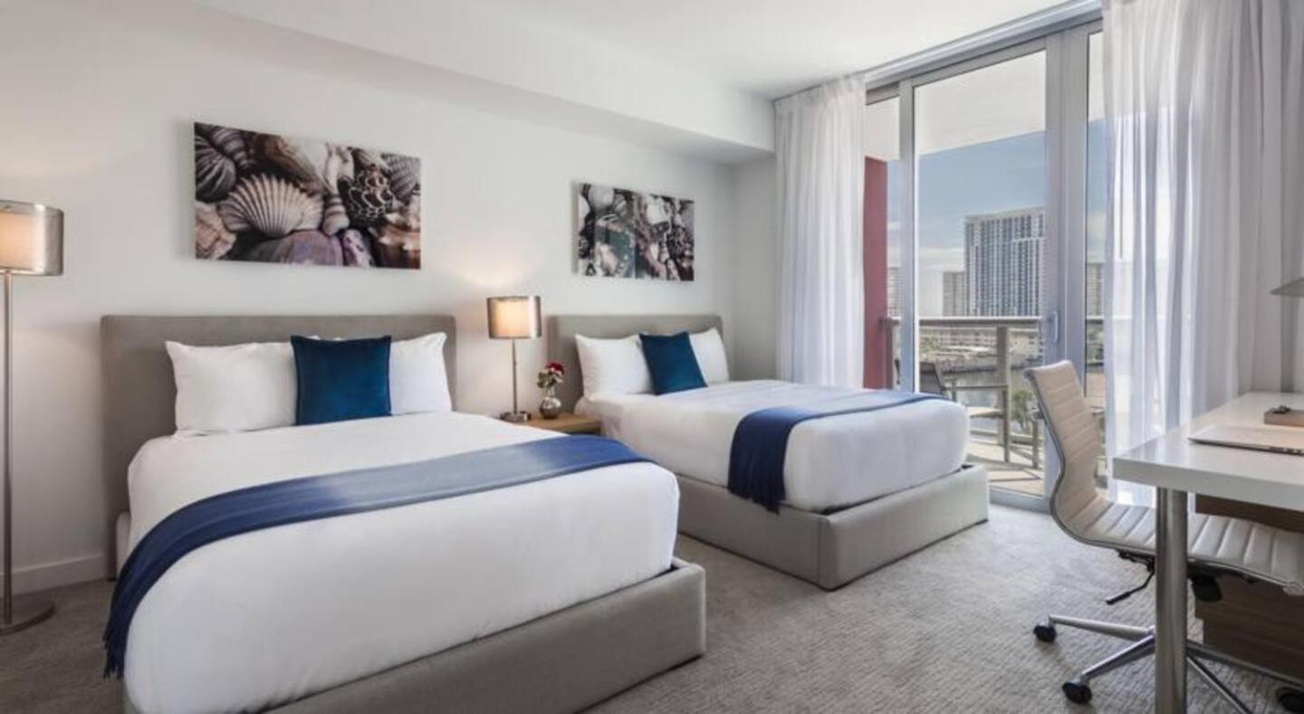 Amazing Looking 5 Min From Ocean Near Aventura Mall And Gulfstream Casino Special Promo Inside * Hallandale Beach